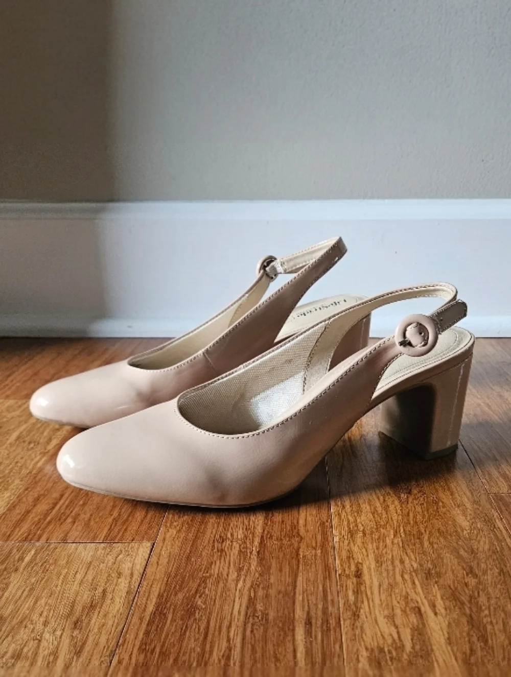 NEW LifeStride Tia Slingback Block Heel Pump in Beige Patent Size 10